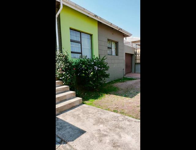 4 BEDROOM HOUSE FOR SALE IN CROSBY
